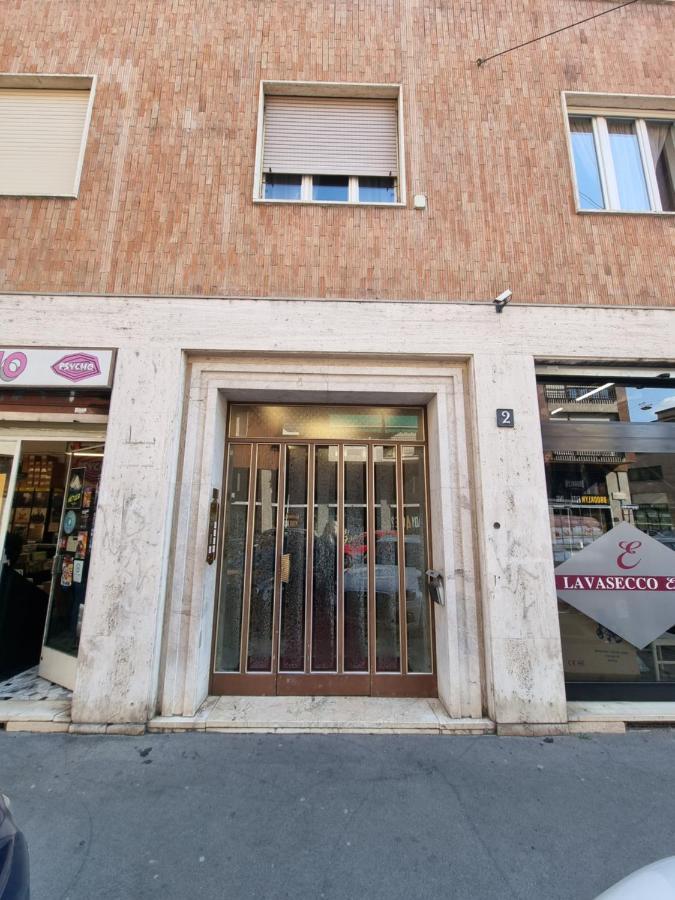 Spazioso Appartamento Con Terrazzo Navigli , Bocconi Milaan Buitenkant foto